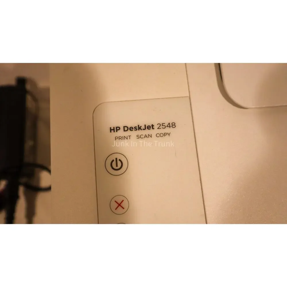 Hp Desk printer working but color red does not